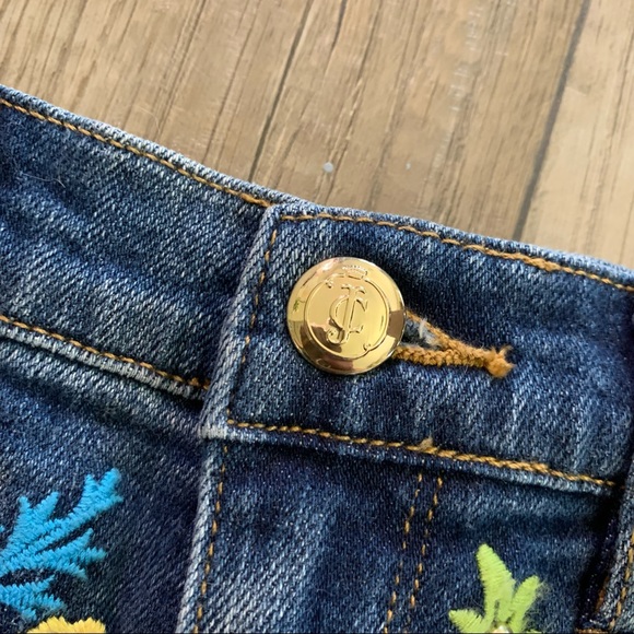 JUICY COUTURE- floral embroidered jean shorts - Picture 8 of 9